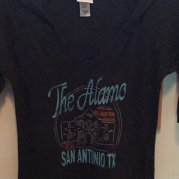 !!!THE ALAMO GRAY T-SHIRT WITH HOODIE!!! - Picture 2 of 8
